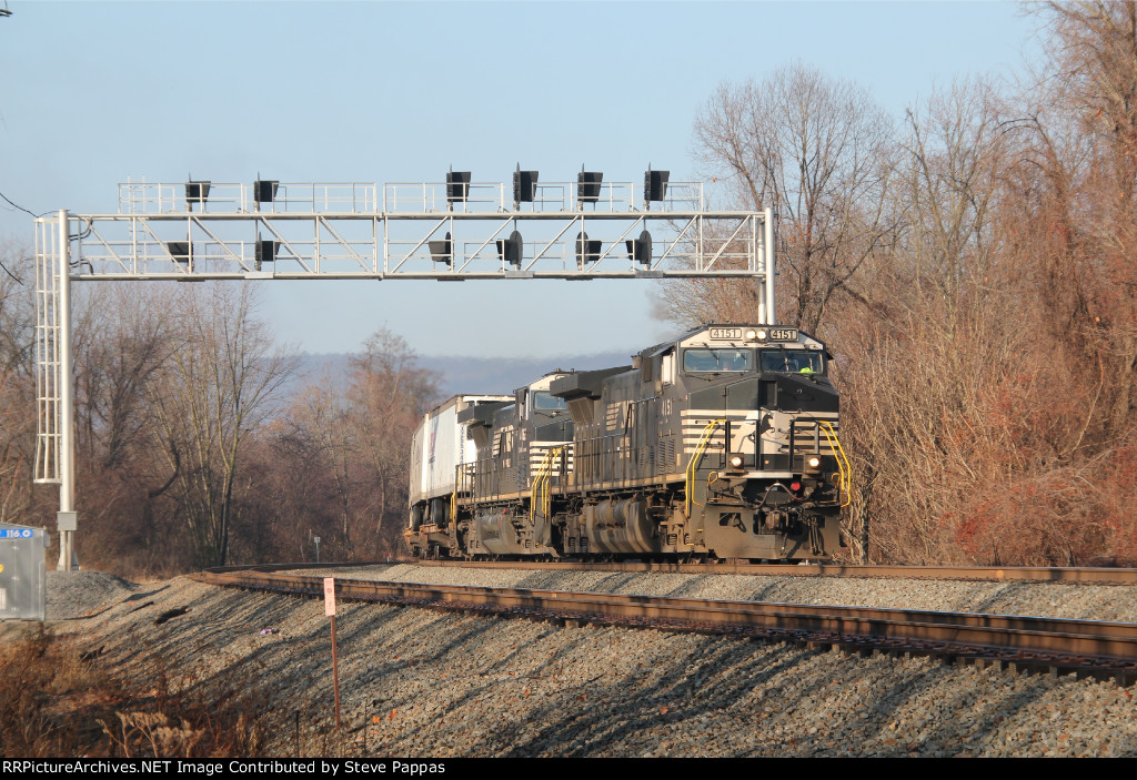 NS 4151 leads train 20K through MP116 at Cove PA